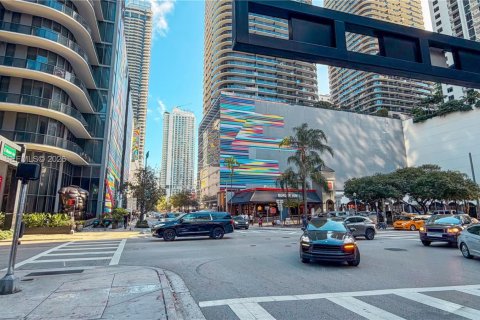 Снять в аренду квартиру в Майами, Флорида 3 спальни, 150.04м2, № 2050850 - фото 25