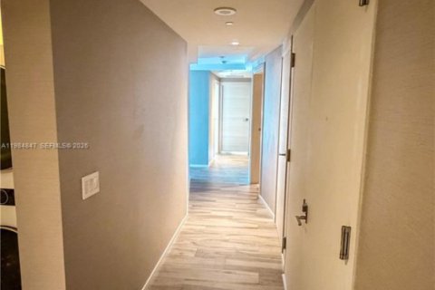 Снять в аренду квартиру в Майами, Флорида 3 спальни, 150.04м2, № 2050850 - фото 21