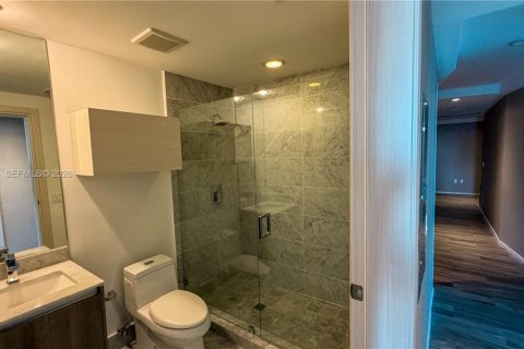 Снять в аренду квартиру в Майами, Флорида 3 спальни, 150.04м2, № 2050850 - фото 15