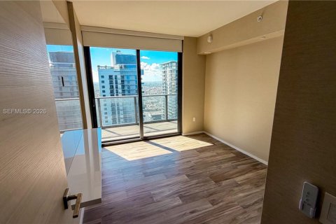 Снять в аренду квартиру в Майами, Флорида 3 спальни, 150.04м2, № 2050850 - фото 11