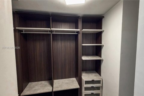 Снять в аренду квартиру в Майами, Флорида 3 спальни, 150.04м2, № 2050850 - фото 22