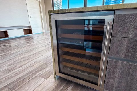 Снять в аренду квартиру в Майами, Флорида 3 спальни, 150.04м2, № 2050850 - фото 9