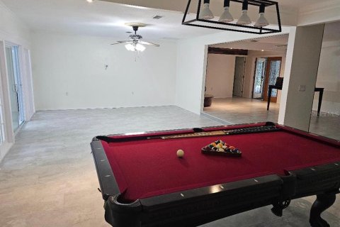 House in Port Richey, Florida 4 bedrooms, 216.56 sq.m. № 1688484 - photo 5