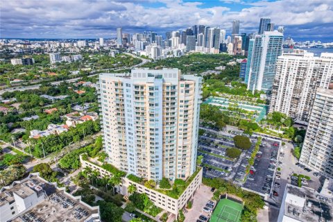 Condo in Miami, Florida, 1 bedroom  № 1923058 - photo 29