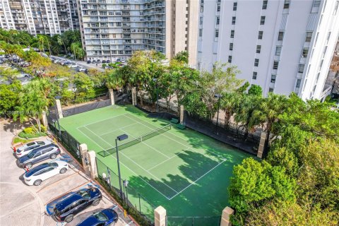 Condo in Miami, Florida, 1 bedroom  № 1923058 - photo 30