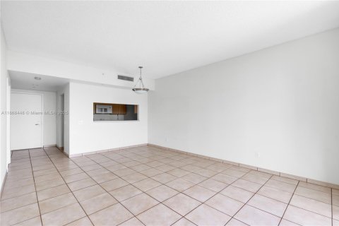 Condo in Miami, Florida, 1 bedroom  № 1923058 - photo 6