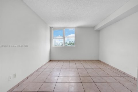 Copropriété à louer à Miami, Floride: 1 chambre, 78.97 m2 № 1923058 - photo 15