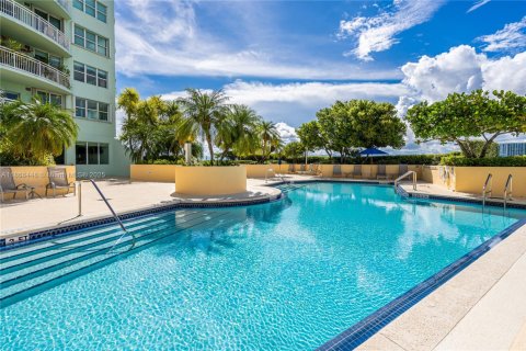 Condo in Miami, Florida, 1 bedroom  № 1923058 - photo 14