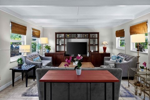 Купить виллу или дом в Майами-Шорс, Флорида 4 спальни, 198.72м2, № 2023286 - фото 22