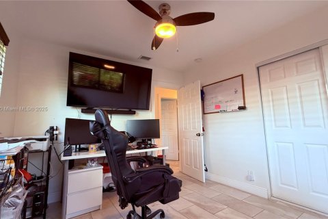 Casa en venta en Wilton Manors, Florida, 3 dormitorios, 154.78 m2 № 1953407 - foto 13