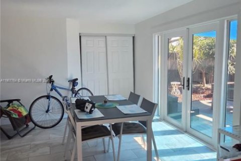 Villa ou maison à vendre à Wilton Manors, Floride: 3 chambres, 154.78 m2 № 1953407 - photo 8