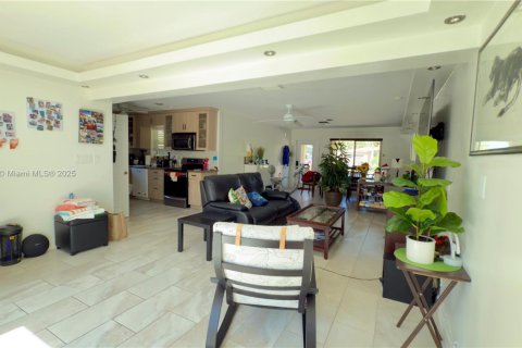 Casa en venta en Wilton Manors, Florida, 3 dormitorios, 154.78 m2 № 1953407 - foto 12