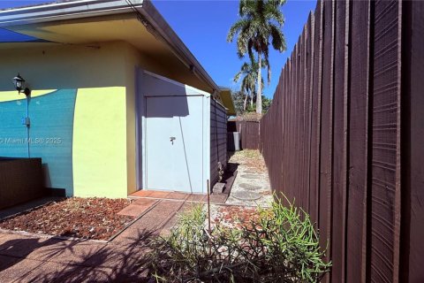 Casa en venta en Wilton Manors, Florida, 3 dormitorios, 154.78 m2 № 1953407 - foto 21