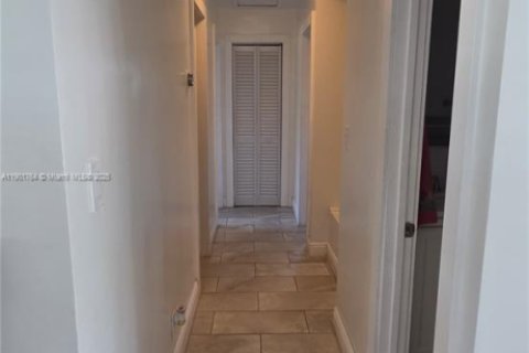 Villa ou maison à vendre à Wilton Manors, Floride: 3 chambres, 154.78 m2 № 1953407 - photo 6