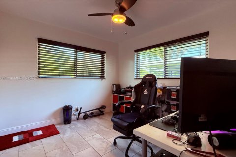 Casa en venta en Wilton Manors, Florida, 3 dormitorios, 154.78 m2 № 1953407 - foto 14