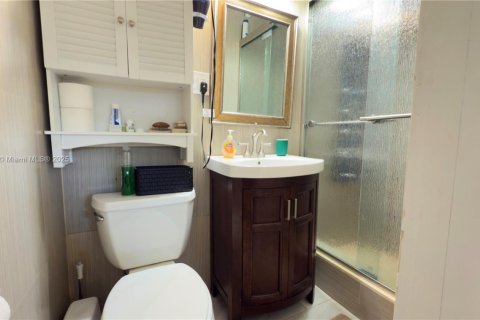 Casa en venta en Wilton Manors, Florida, 3 dormitorios, 154.78 m2 № 1953407 - foto 17