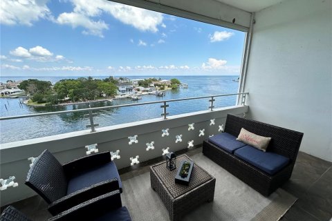 Condo in Saint Petersburg, Florida, 2 bedrooms  № 1806662 - photo 3