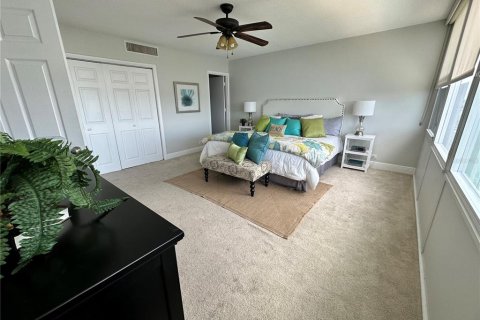Condo in Saint Petersburg, Florida, 2 bedrooms  № 1806662 - photo 16