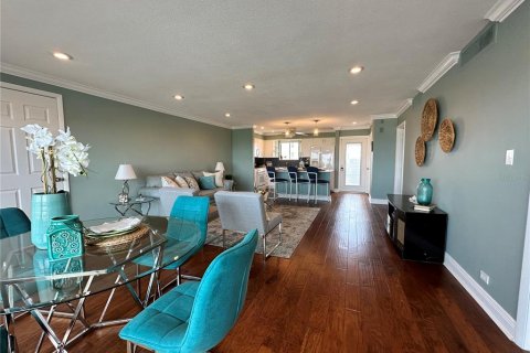 Condo in Saint Petersburg, Florida, 2 bedrooms  № 1806662 - photo 2