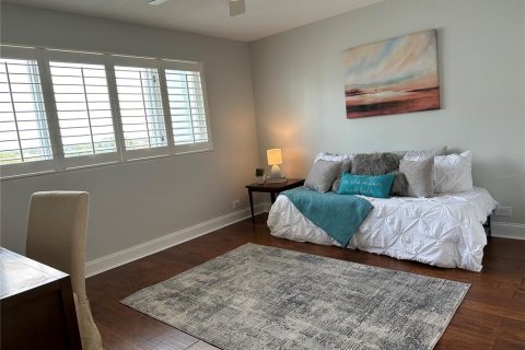 Condo in Saint Petersburg, Florida, 2 bedrooms  № 1806662 - photo 18