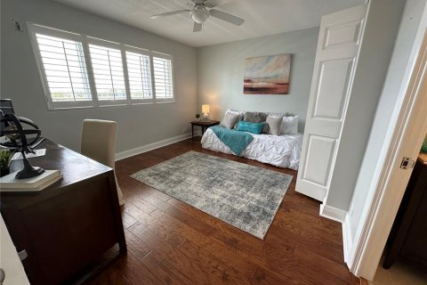Condo in Saint Petersburg, Florida, 2 bedrooms  № 1806662 - photo 17
