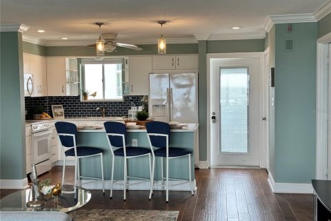 Condo in Saint Petersburg, Florida, 2 bedrooms  № 1806662 - photo 10