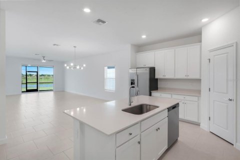 Villa ou maison à louer à Alva, Floride: 4 chambres, 196.21 m2 № 2419196 - photo 5