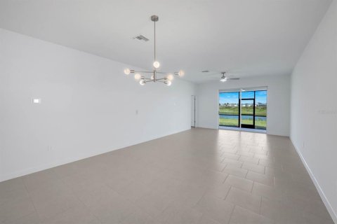 Villa ou maison à louer à Alva, Floride: 4 chambres, 196.21 m2 № 2419196 - photo 11