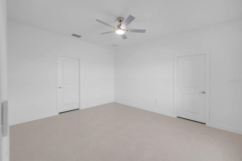 Villa ou maison à louer à Alva, Floride: 4 chambres, 196.21 m2 № 2419196 - photo 16