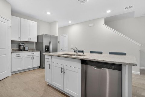 Townhouse in Stuart, Florida 3 bedrooms, 151.62 sq.m. № 2247309 - photo 5