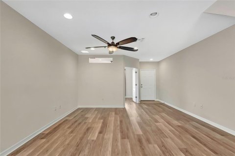 Touwnhouse à louer à Spring Hill, Floride: 3 chambres, 129.13 m2 № 2410349 - photo 6