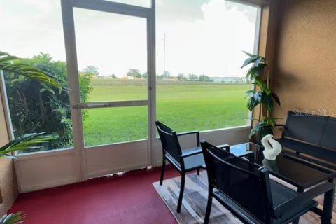 Touwnhouse à louer à Davenport, Floride: 2 chambres, 91.79 m2 № 2195445 - photo 12