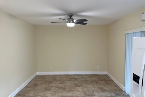 Casa en alquiler en Brandon, Florida, 3 dormitorios, 138.89 m2 № 1877082 - foto 14