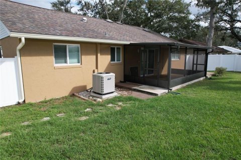 Casa en alquiler en Brandon, Florida, 3 dormitorios, 138.89 m2 № 1877082 - foto 23