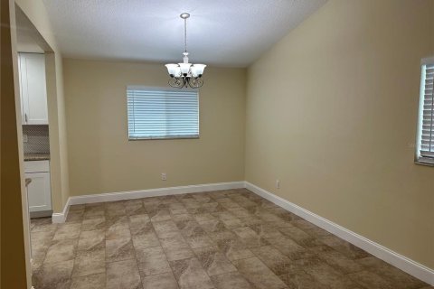 Casa en alquiler en Brandon, Florida, 3 dormitorios, 138.89 m2 № 1877082 - foto 7