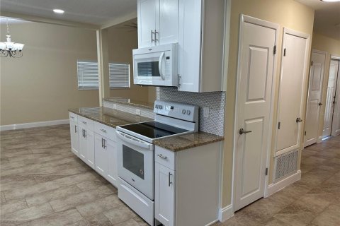 Casa en alquiler en Brandon, Florida, 3 dormitorios, 138.89 m2 № 1877082 - foto 13