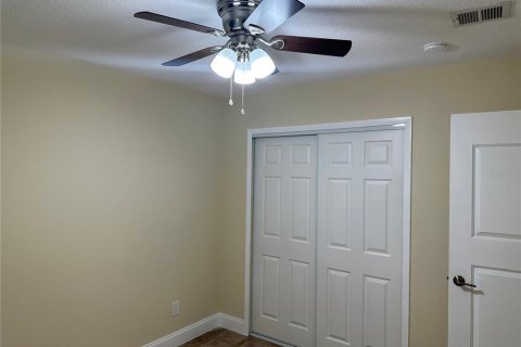 Casa en alquiler en Brandon, Florida, 3 dormitorios, 138.89 m2 № 1877082 - foto 8