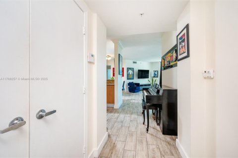 Condominio en venta en Miami, Florida, 2 dormitorios, 106.84 m2 № 1863123 - foto 3