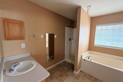 Villa ou maison à vendre à Kissimmee, Floride: 3 chambres, 189.06 m2 № 2389356 - photo 6