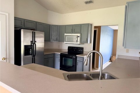 Villa ou maison à vendre à Kissimmee, Floride: 3 chambres, 189.06 m2 № 2389356 - photo 3