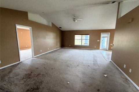 Villa ou maison à vendre à Kissimmee, Floride: 3 chambres, 189.06 m2 № 2389356 - photo 4