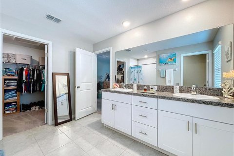 House in Ruskin, Florida 4 bedrooms, 237.55 sq.m. № 2119838 - photo 23