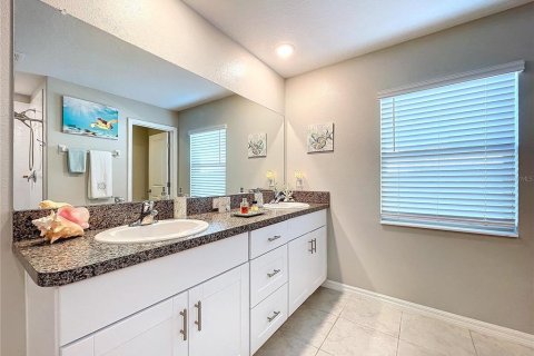 House in Ruskin, Florida 4 bedrooms, 237.55 sq.m. № 2119838 - photo 21