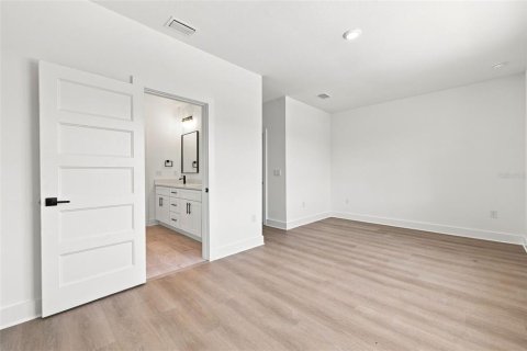 Townhouse in Tampa, Florida 3 bedrooms, 195 sq.m. № 2134811 - photo 16