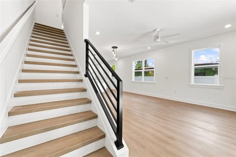 Townhouse in Tampa, Florida 3 bedrooms, 195 sq.m. № 2134811 - photo 7