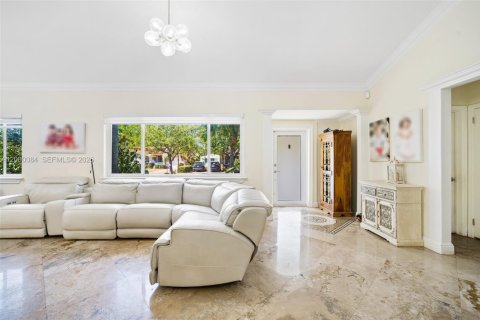 Casa en venta en Coral Gables, Florida, 3 dormitorios, 154.78 m2 № 2067037 - foto 8