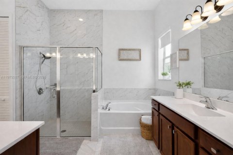 House in Miami, Florida 3 bedrooms № 2046677 - photo 14