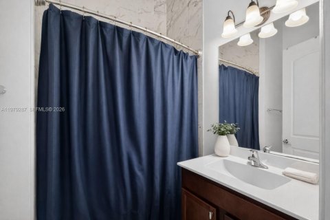 House in Miami, Florida 3 bedrooms № 2046677 - photo 20