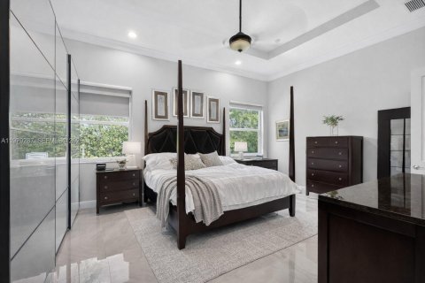 House in Miami, Florida 3 bedrooms № 2046677 - photo 12