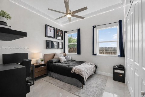 House in Miami, Florida 3 bedrooms № 2046677 - photo 19